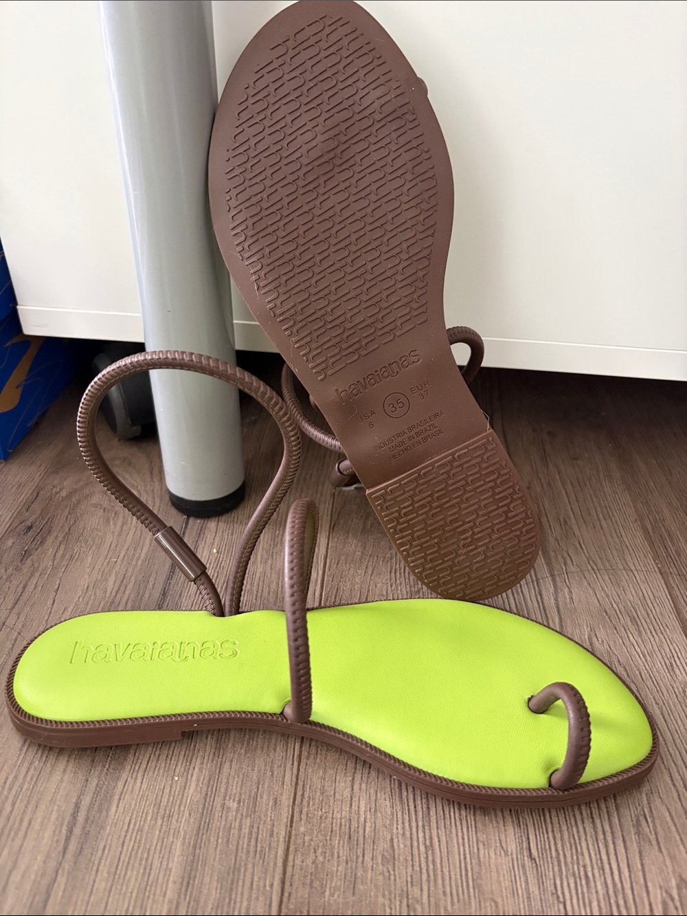 NWT Havaianas Women’s Brown Strappy Sandals. Women’s Size 6.